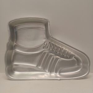 1979 Wilton Superstar Shoe Sneaker Cake Pan 502-1964 Birthday Sports Party